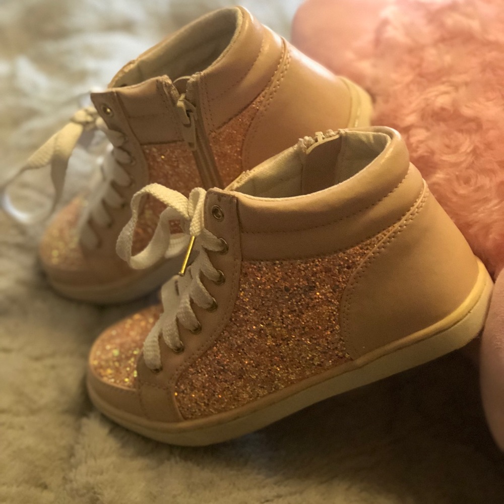 Shoe - Picture 4 of 4
